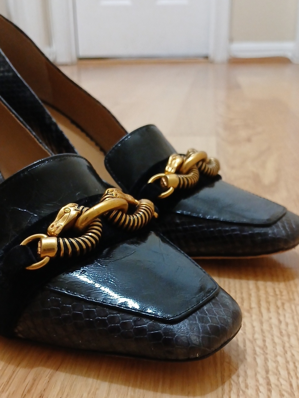 Tory Burch Jessa Horse Bit/Chain Link Block Heel Pumps Size 9.5 Women - Picture 16 of 16